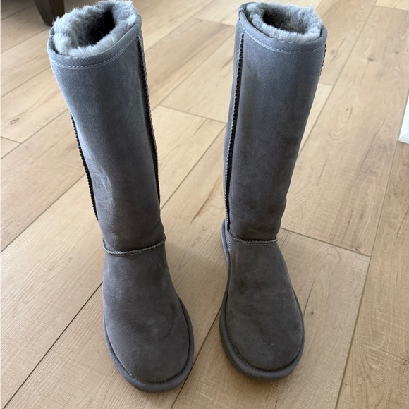 Classic UGG boots Tall size 9 grey - Picture 1 of 16